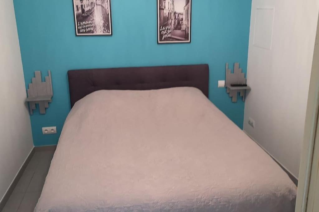 Gite Rdc 42M2 400 M Centre Ville 200 M Gare Tgv Parking Gratuit 250 Places Face Au Logement Аррас Экстерьер фото