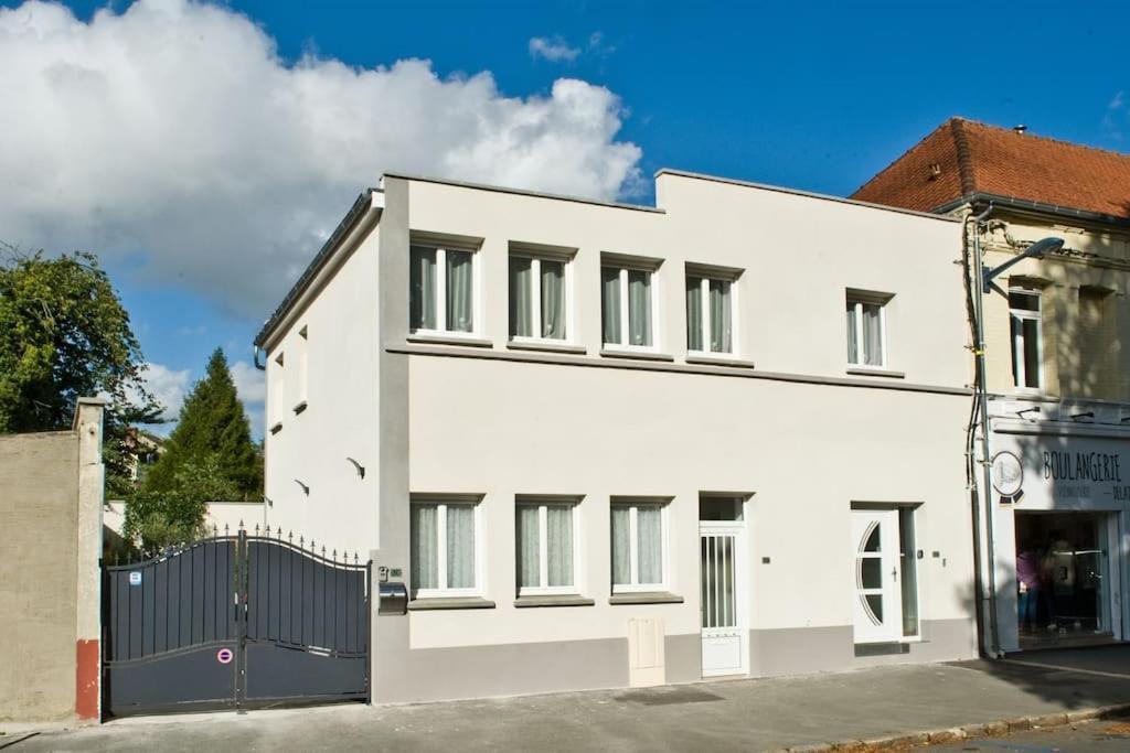 Gite Rdc 42M2 400 M Centre Ville 200 M Gare Tgv Parking Gratuit 250 Places Face Au Logement Аррас Экстерьер фото