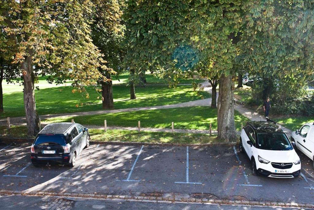 Gite Rdc 42M2 400 M Centre Ville 200 M Gare Tgv Parking Gratuit 250 Places Face Au Logement Аррас Экстерьер фото